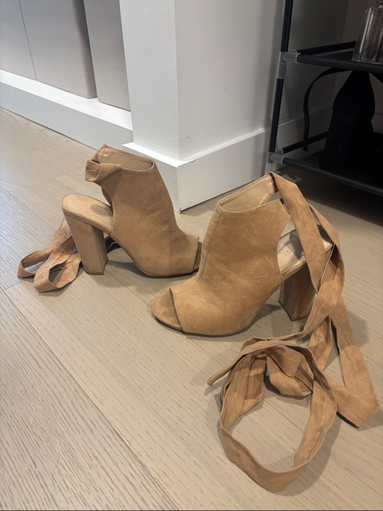 Wild Diva Shoes - Suede ankle wrap block heels